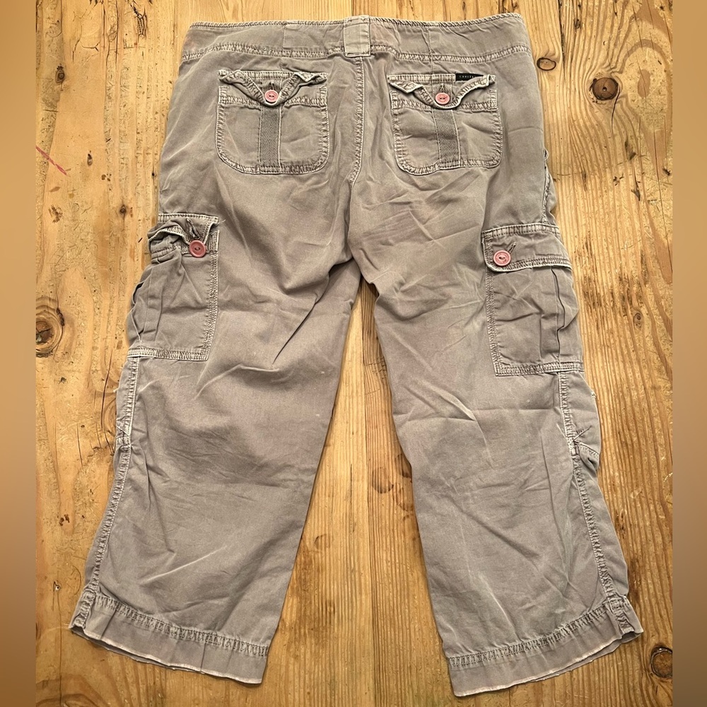 Sanctuary Green Cargo Distressed Capris Size M - Picture 3 of 6